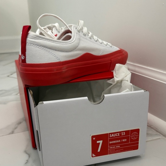 Chick-fil-A Branded Low-Top Canvas Sneakers - women’s size 7 - Picture 5 of 5